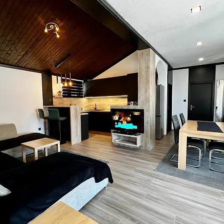 Apartment Denis - Great Location & Large Terrace