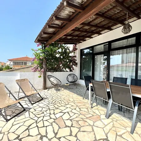 Apartment Denis - Great Location & Large Terrace *
